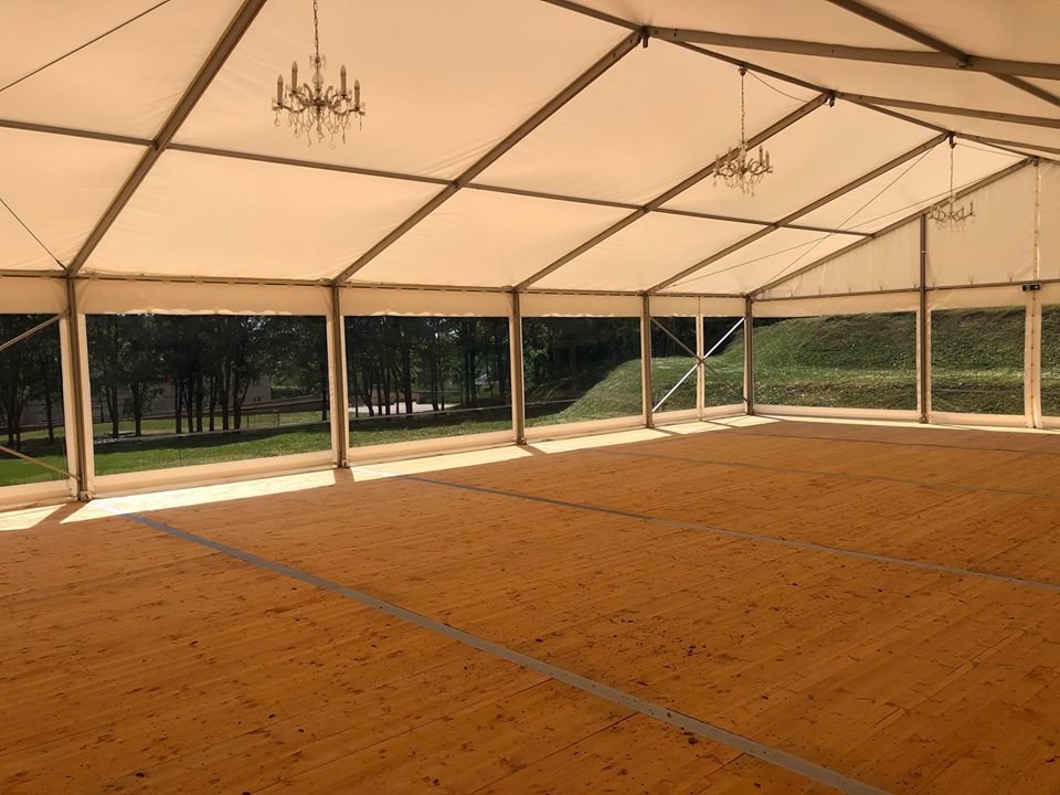 location de barnum et chapiteau avec plancher pour mariage